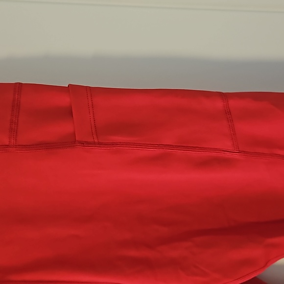 Zyia Light 'n Tight Pocket High-Rise Capris 20" (6-8) - Picture 6 of 9